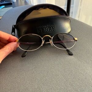 Gianfranco Ferré GFF 360 Oval Sunglasses Gold Vintage Y2K Designer Italy